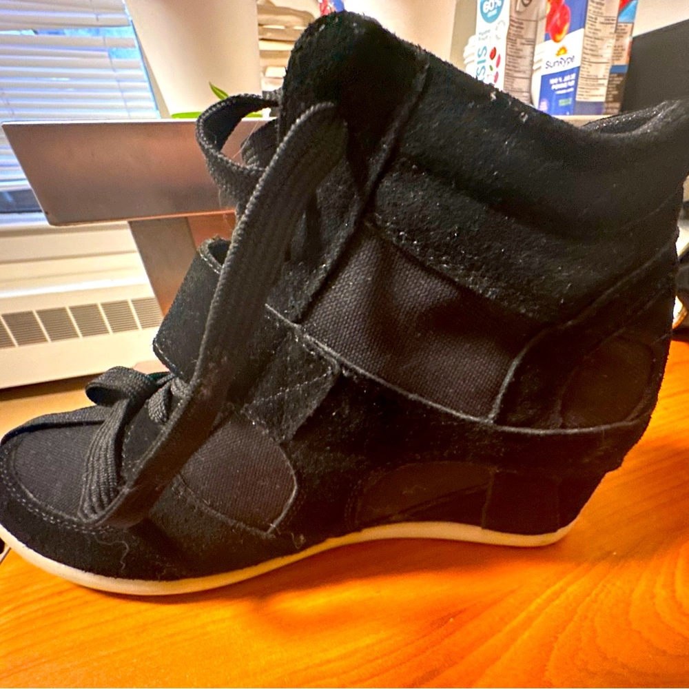 Heel wedges sneaker